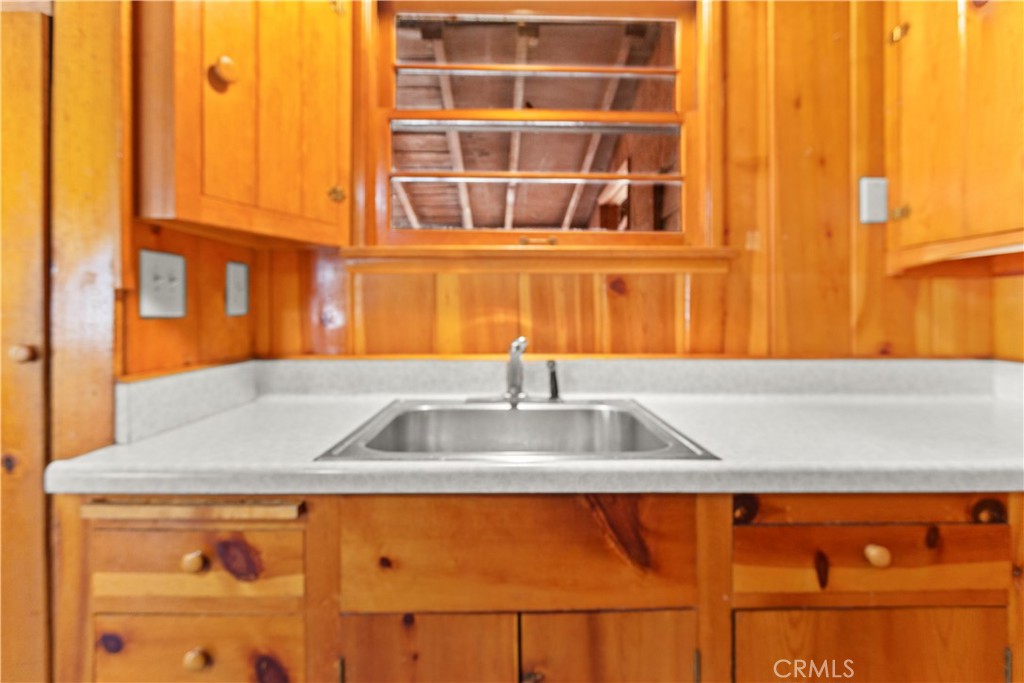 1852 Sparrow Road Wrightwood, CA 92397 - Photo 10 of 38 Gallery Image 10