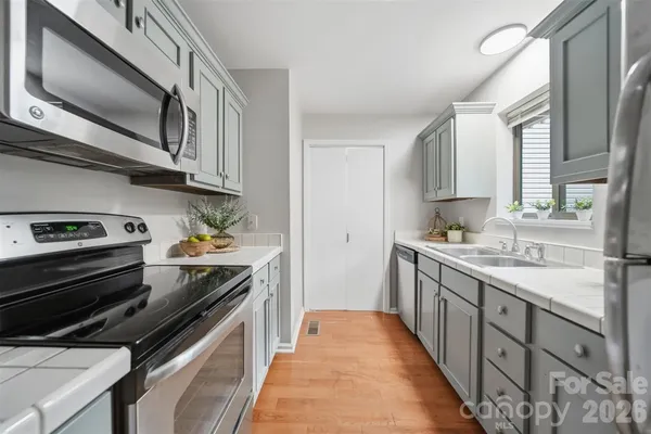 $175,000 | 1420 11th St Drive Northwest, Unit 23, Hickory, NC 28601