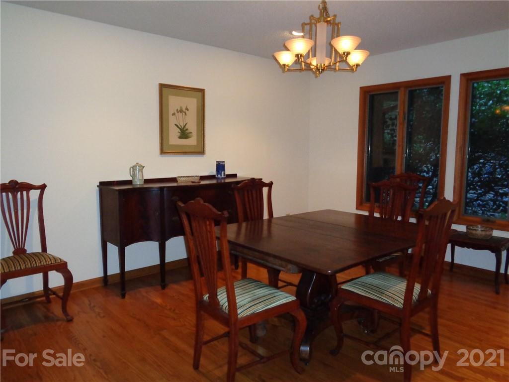 4511 Cove Loop Road Hendersonville, NC 28739 - Photo 11 of 47 Gallery Image 11
