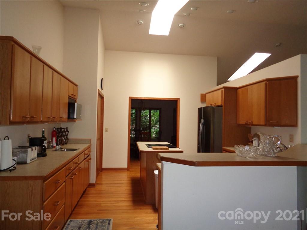4511 Cove Loop Road Hendersonville, NC 28739 - Photo 13 of 47 Gallery Image 13