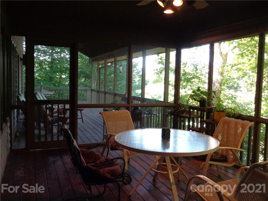 4511 Cove Loop Road Hendersonville, NC 28739 - Photo 15 of 47 Gallery Image 15