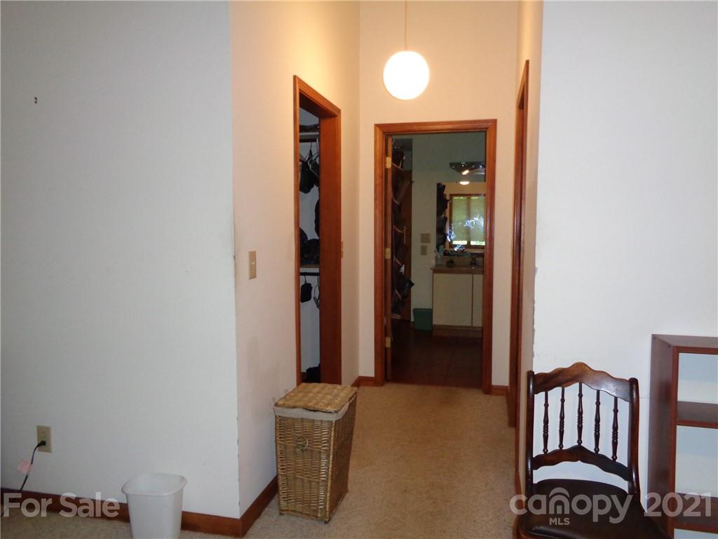 4511 Cove Loop Road Hendersonville, NC 28739 - Photo 21 of 47 Gallery Image 21
