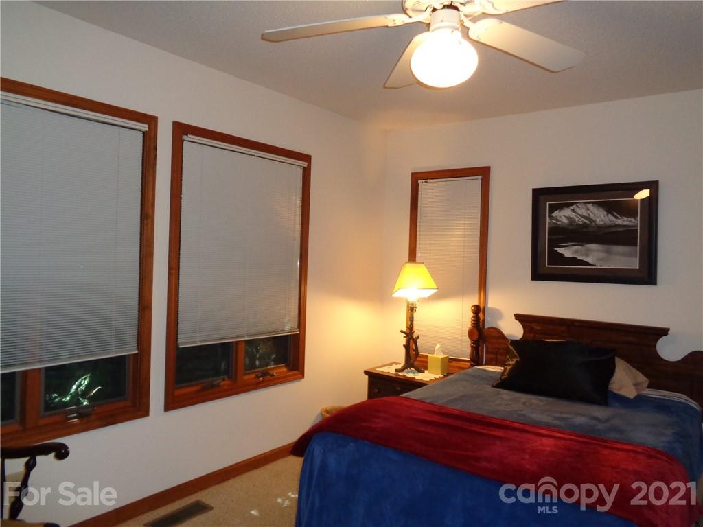 4511 Cove Loop Road Hendersonville, NC 28739 - Photo 25 of 47 Gallery Image 25