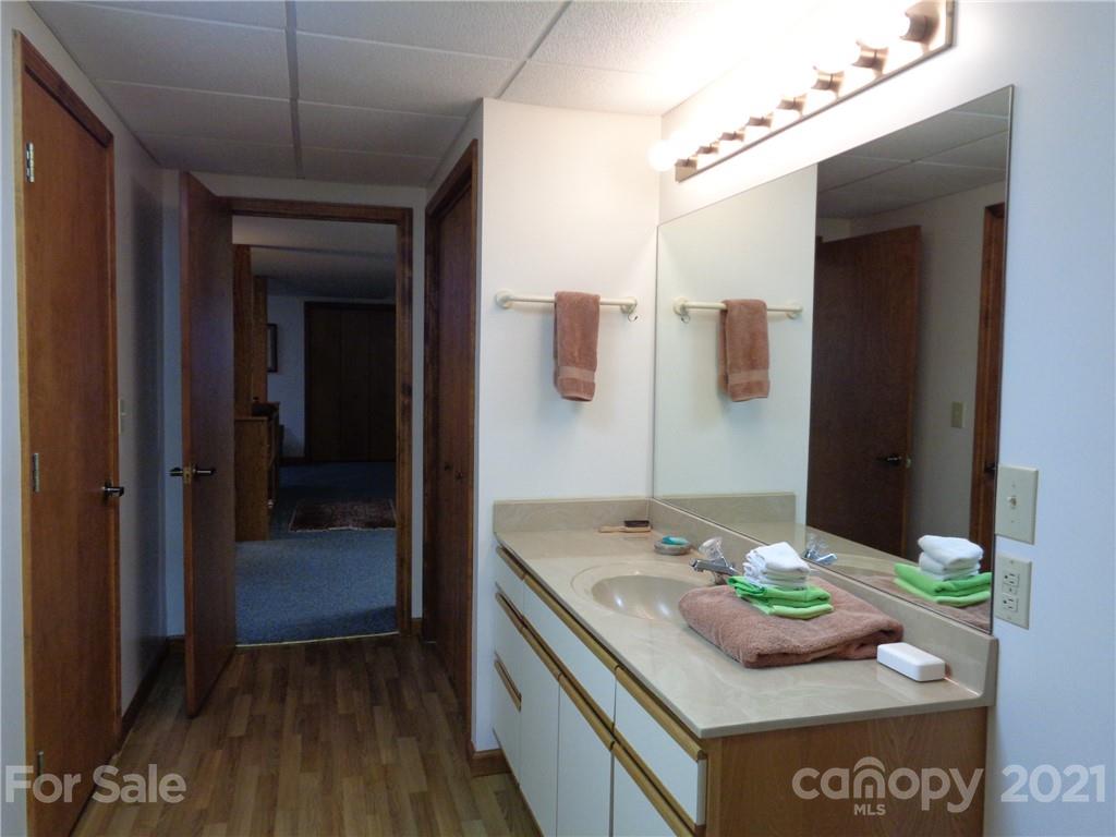 4511 Cove Loop Road Hendersonville, NC 28739 - Photo 31 of 47 Gallery Image 31