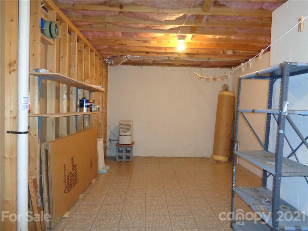 4511 Cove Loop Road Hendersonville, NC 28739 - Photo 33 of 47 Gallery Image 33
