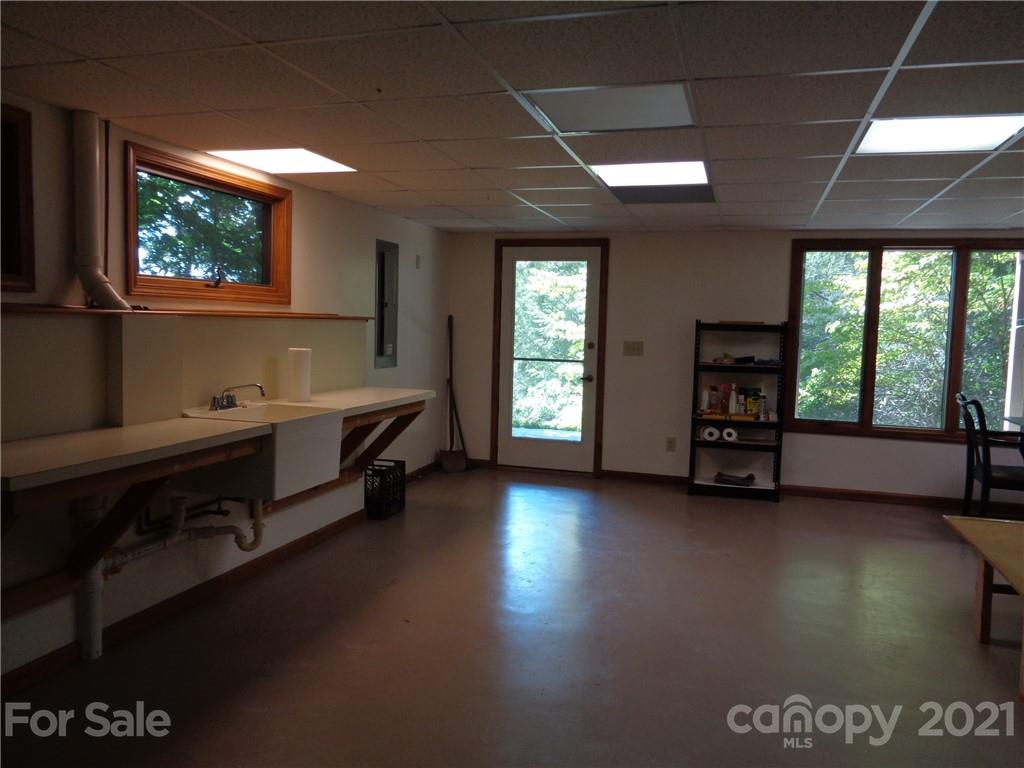 4511 Cove Loop Road Hendersonville, NC 28739 - Photo 36 of 47 Gallery Image 36