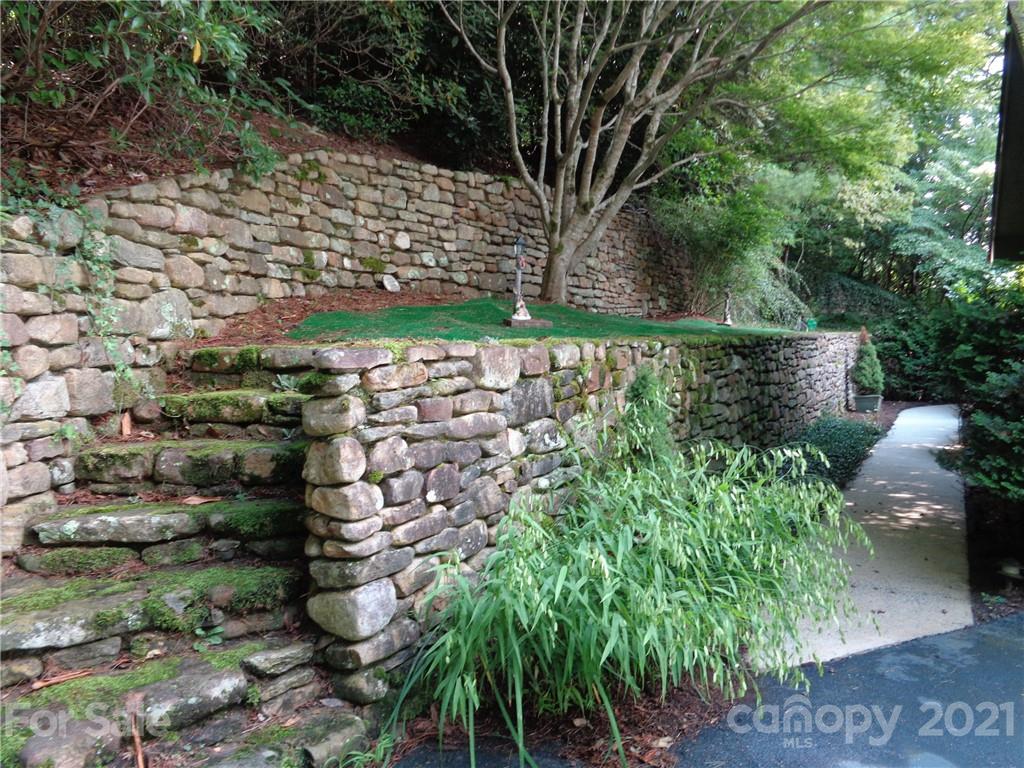 4511 Cove Loop Road Hendersonville, NC 28739 - Photo 5 of 47 Gallery Image 5