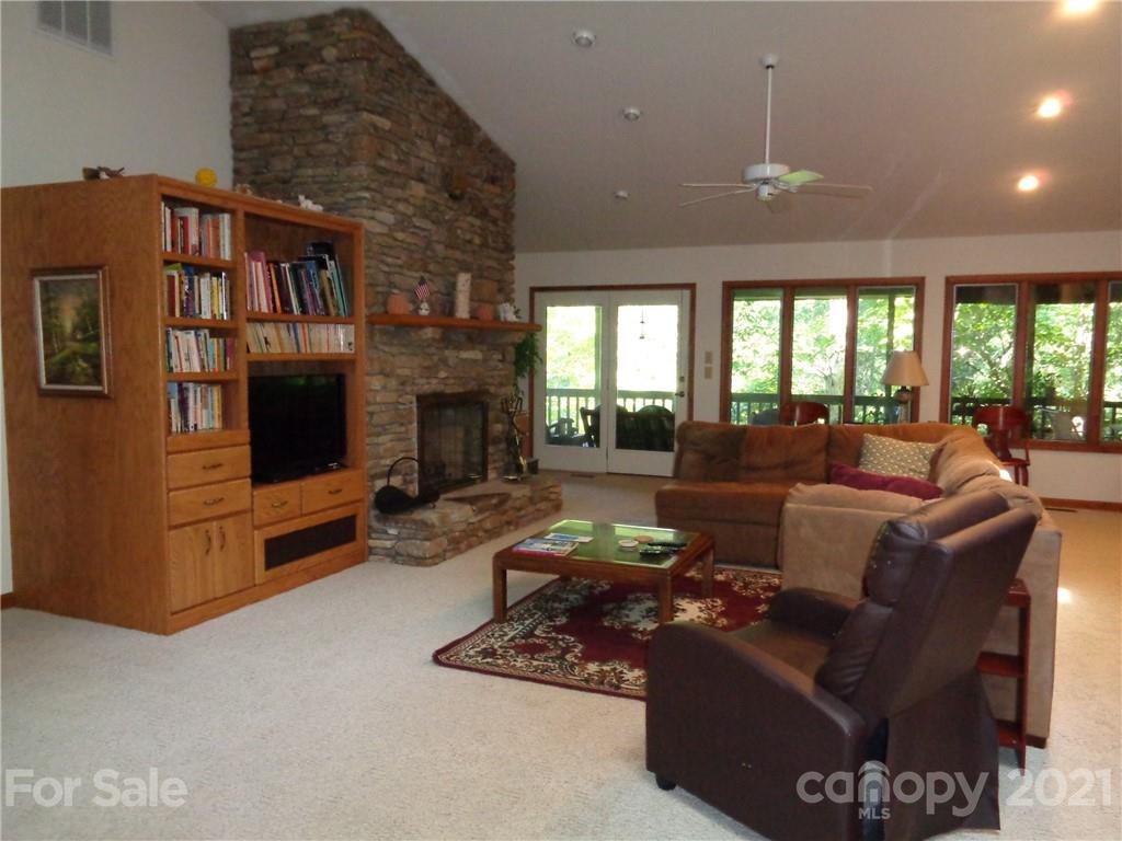 4511 Cove Loop Road Hendersonville, NC 28739 - Photo 8 of 47 Gallery Image 8