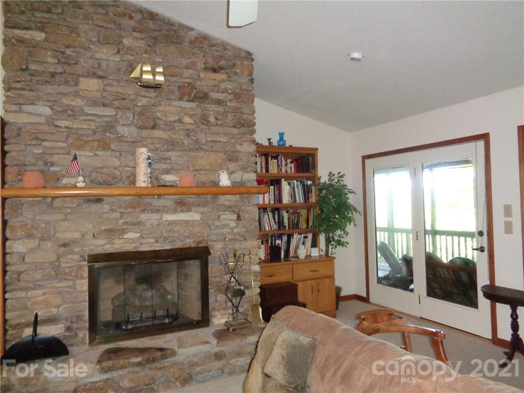 4511 Cove Loop Road Hendersonville, NC 28739 - Photo 9 of 47 Gallery Image 9