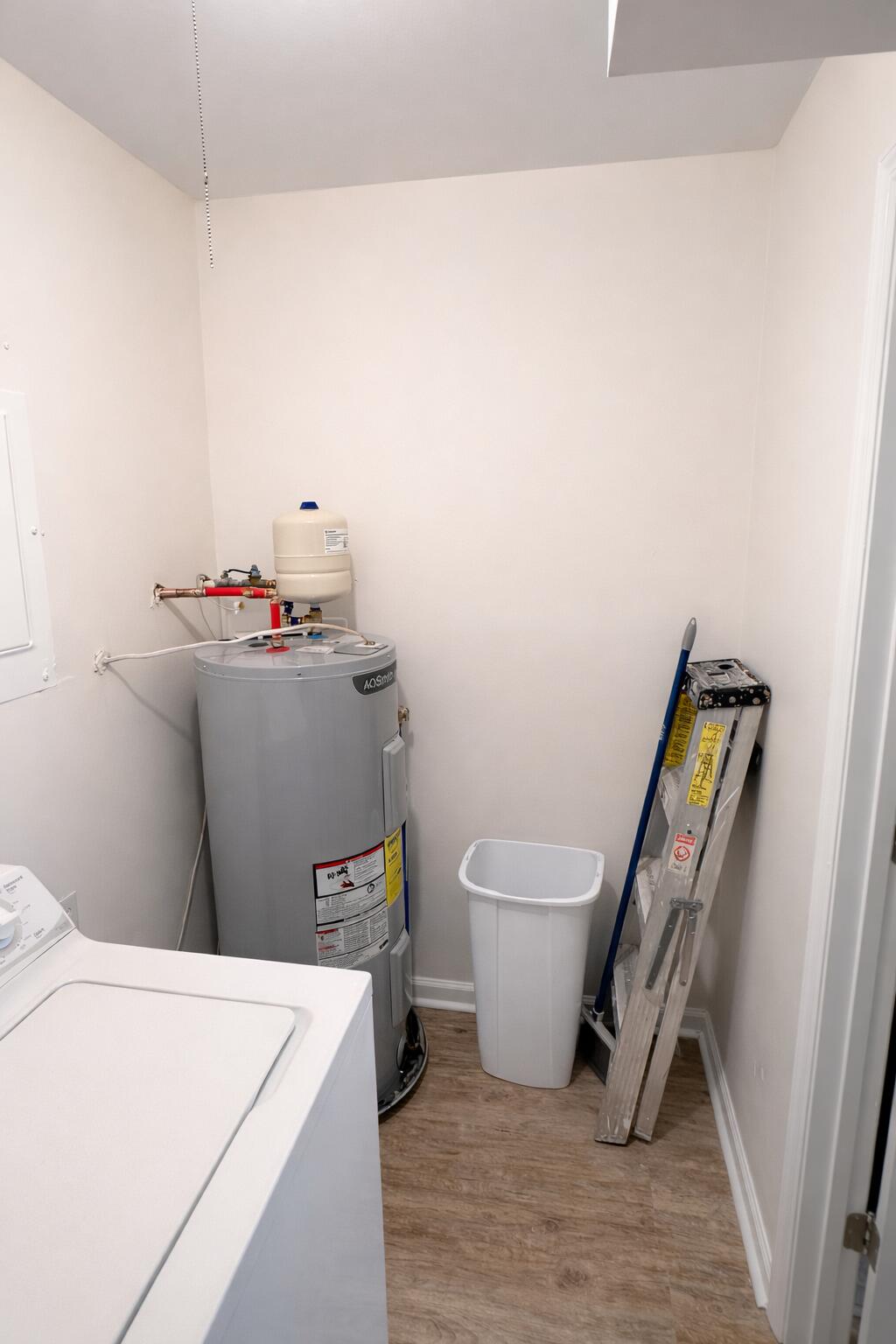 1402 Camp Road, Unit 13B Charleston, SC 29412 - Photo 19 of 27 Utility room