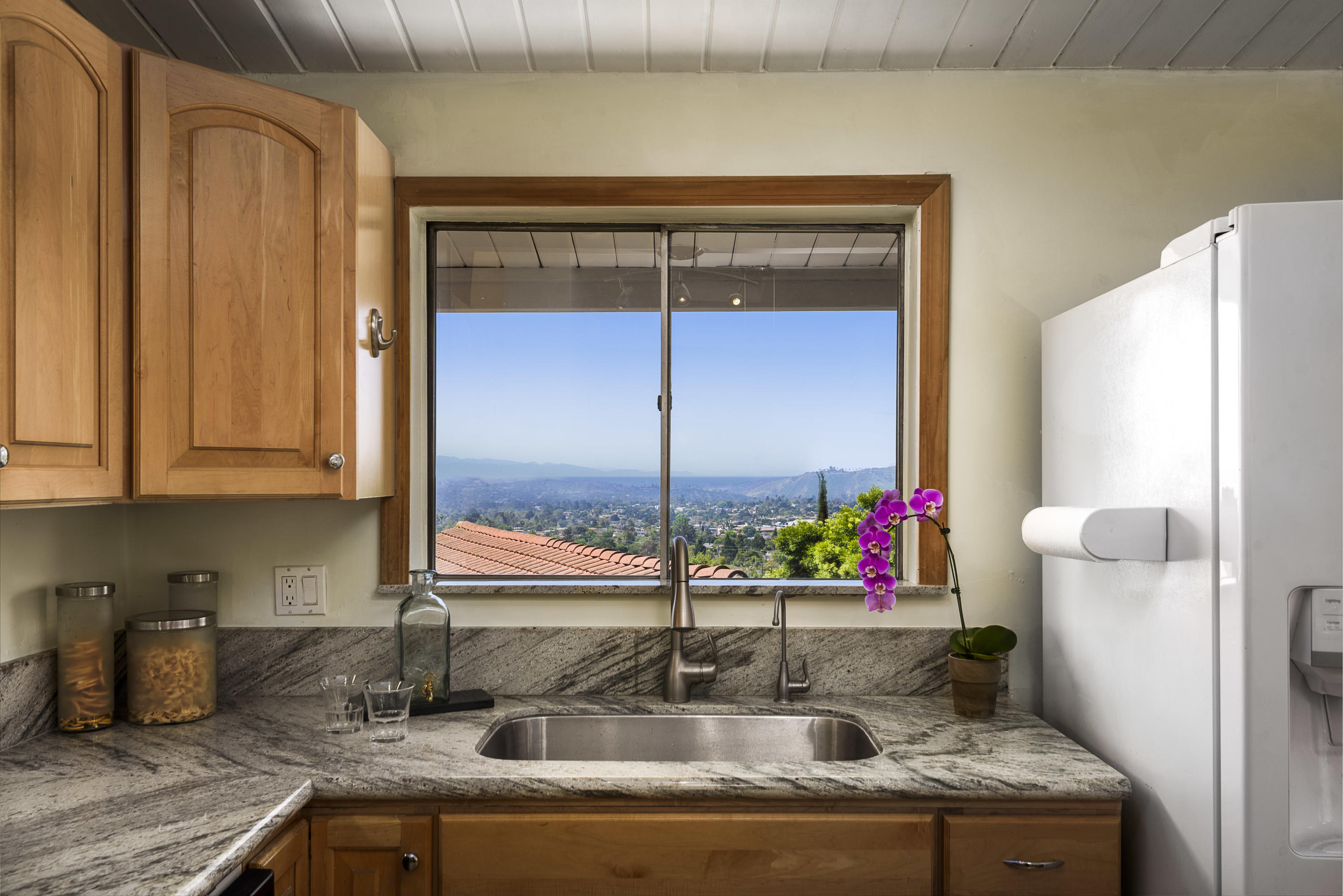 895 Cheltenham Road Santa Barbara, CA 93105 - Photo 4 of 14 Kitchen & View