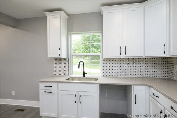 $354,900 | 3913 Paoli Pike, Floyds Knobs, IN 47119