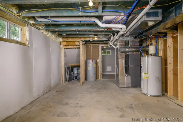 $354,900 | 3913 Paoli Pike, Floyds Knobs, IN 47119