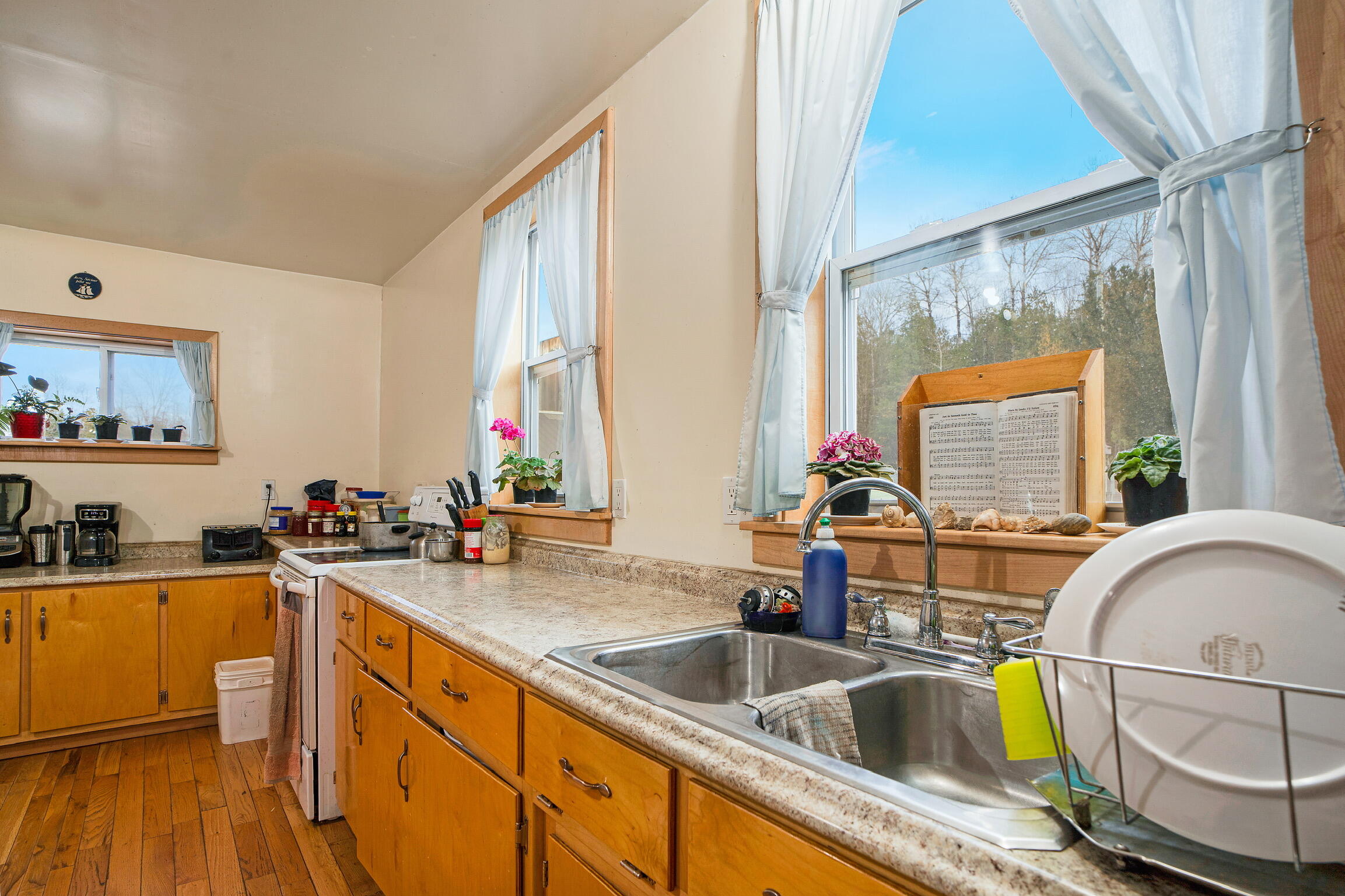 68 Dunn Road Dexter, ME 04930 - Photo 20 of 85 Kitchen