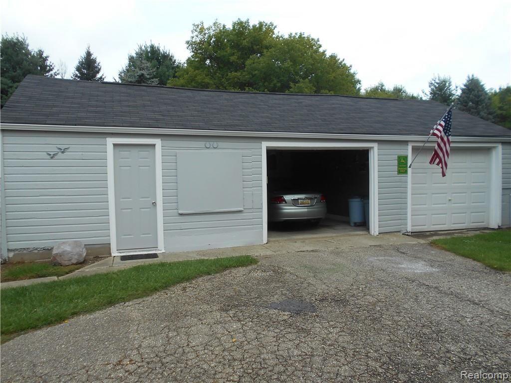 1725 Imlay City Road Lapeer, MI 48446 - Photo 18 of 23