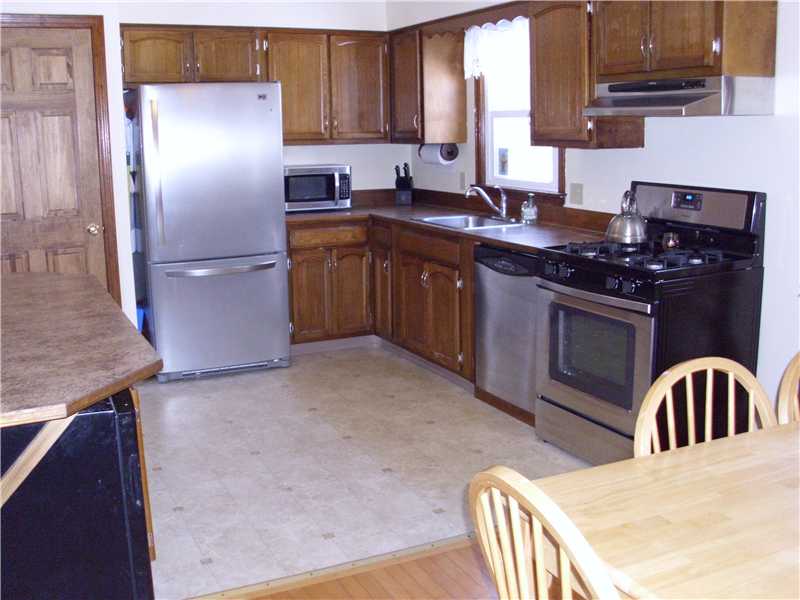 9 Paupock Run Westerly, RI 02891 - Photo 1 of 14 Kitchen.