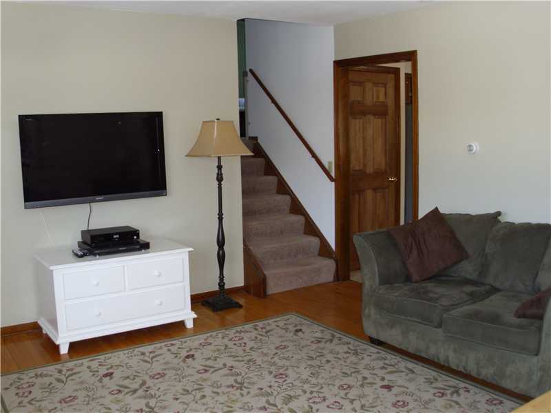 9 Paupock Run Westerly, RI 02891 - Photo 5 of 14 Living Room.