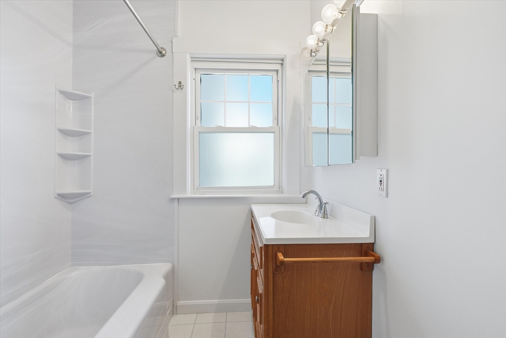 8 Porter Street, Unit A Woburn, MA 01801 - Photo 14 of 36