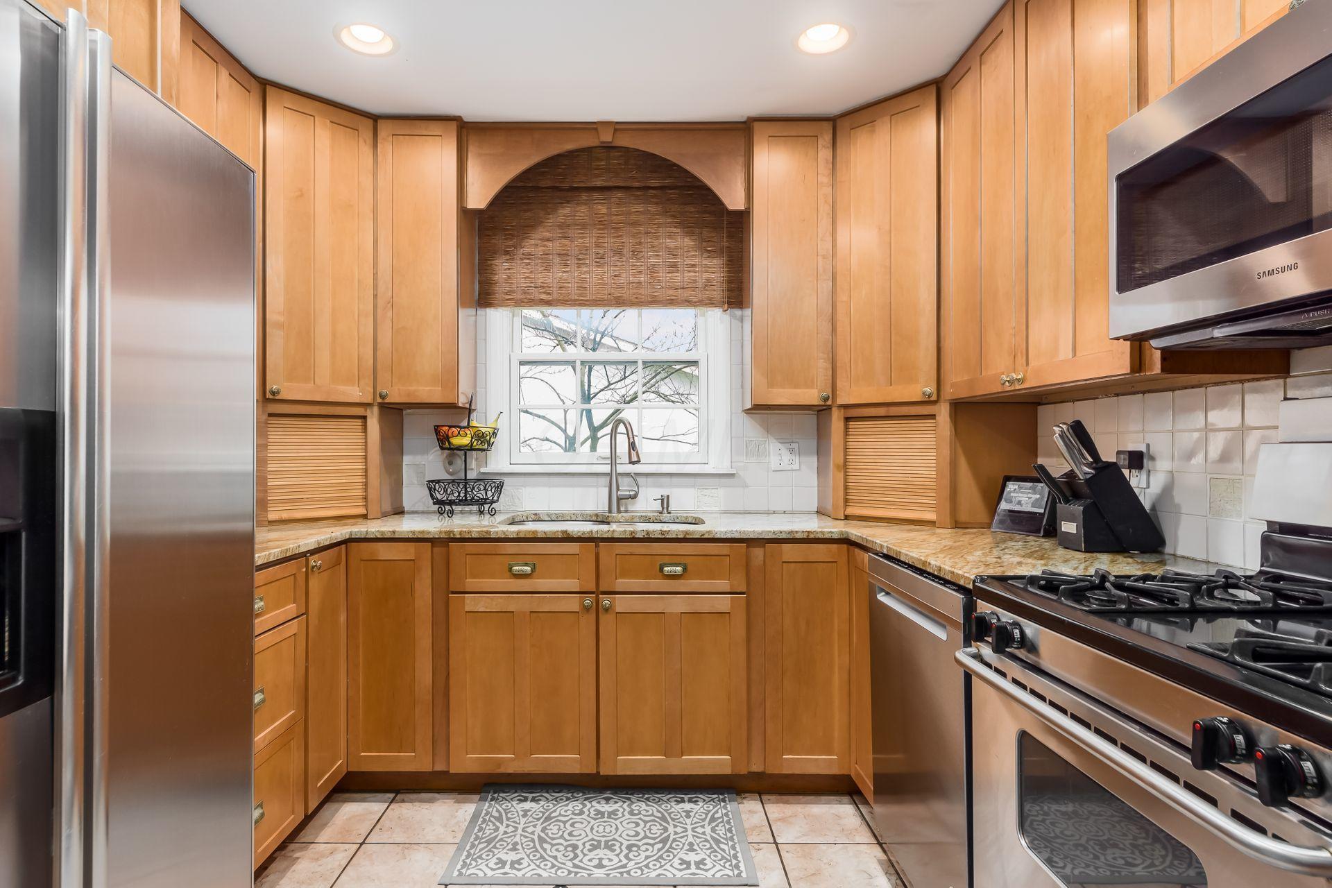 4412 Castleton Road West Upper Arlington, OH 43220 - Photo 4 of 25 Gallery Image 4