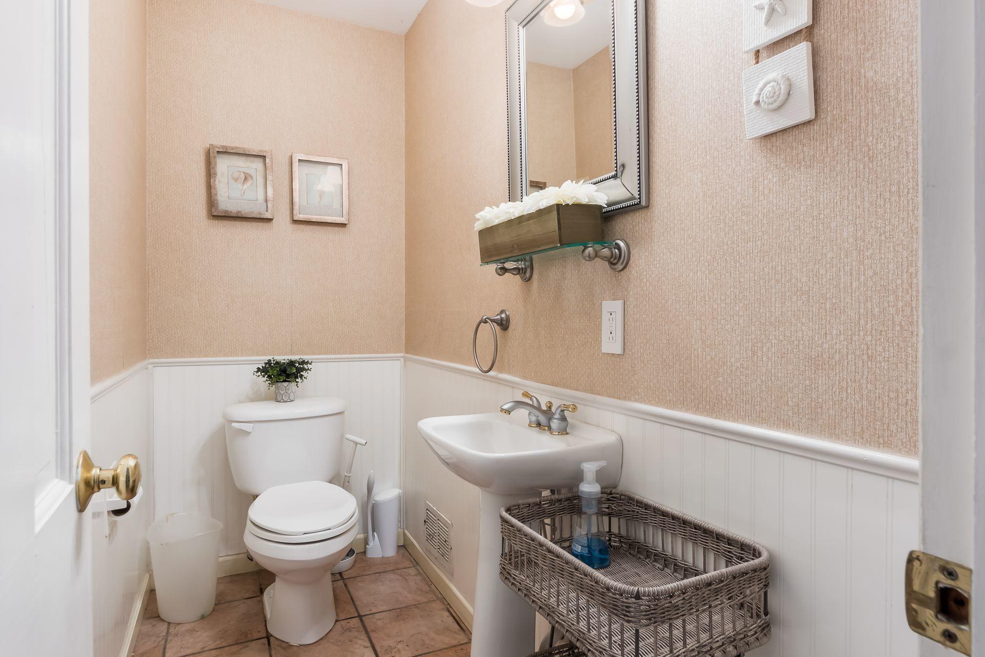 4412 Castleton Road West Upper Arlington, OH 43220 - Photo 8 of 25 Gallery Image 8