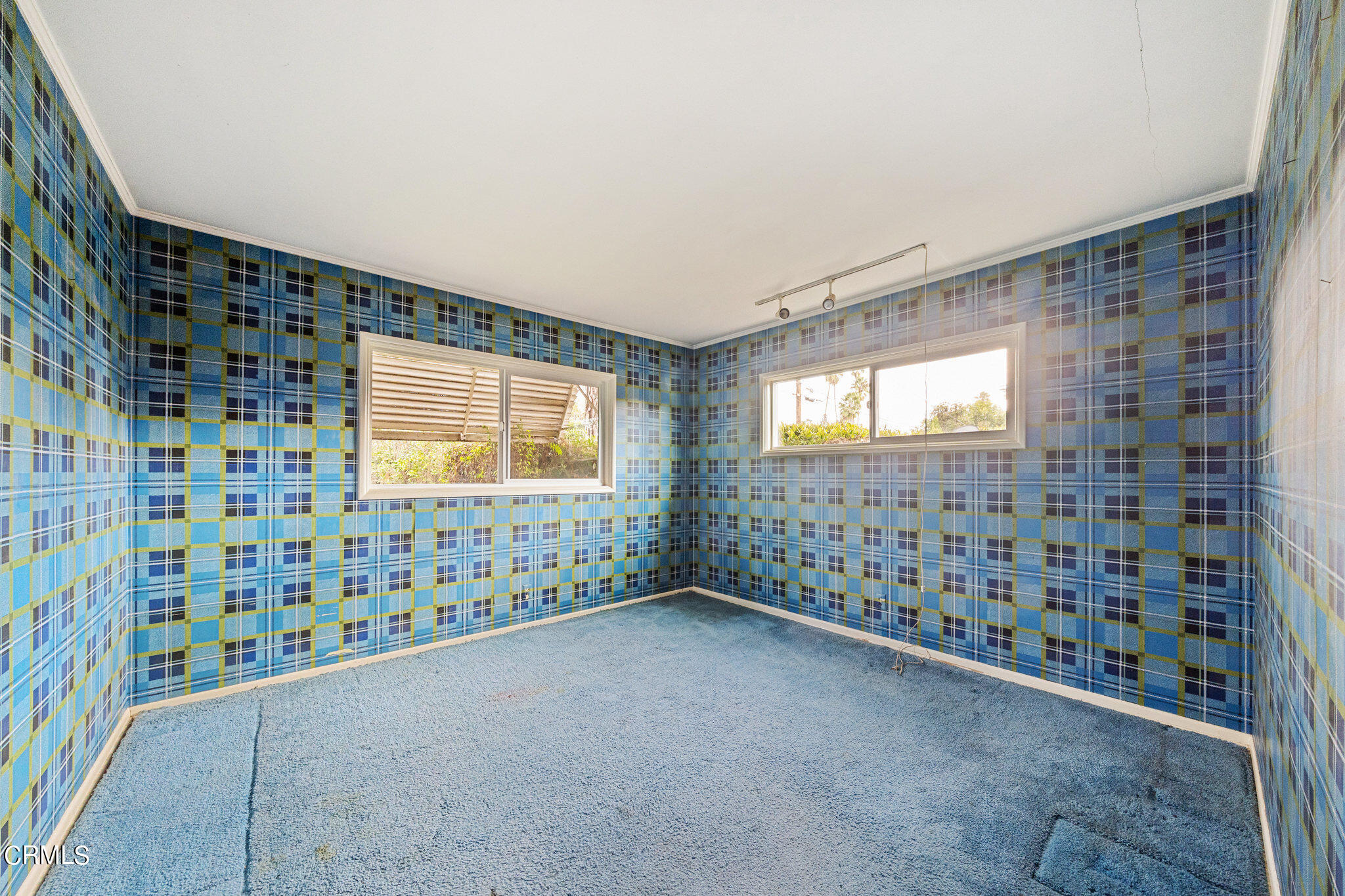 390 San Juan Place Pasadena, CA 91107 - Photo 12 of 29 a view of an empty room with a window