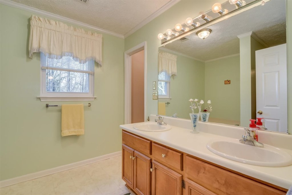 762 Columbia Road Edgefield, SC 29824 - Photo 19 of 35