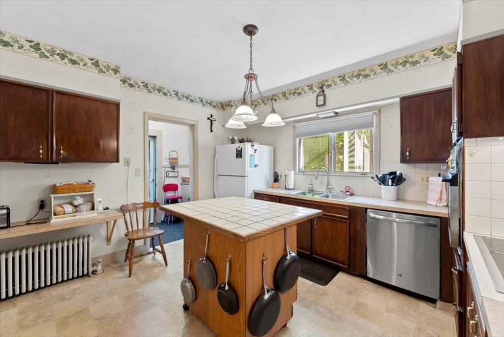 162 Springfield Street Springfield, MA 01107 - Photo 14 of 41 Gallery Image 14