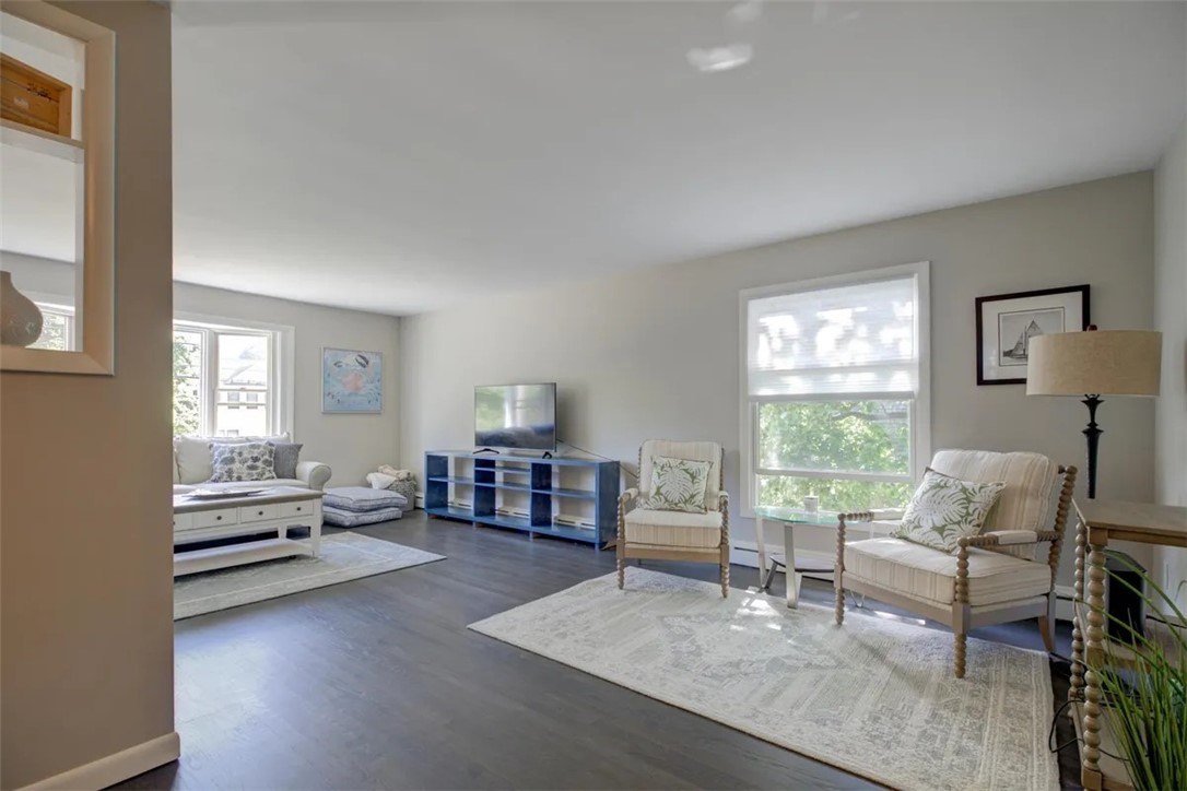 132 Ruggles Avenue Newport, RI 02840 - Photo 4 of 30