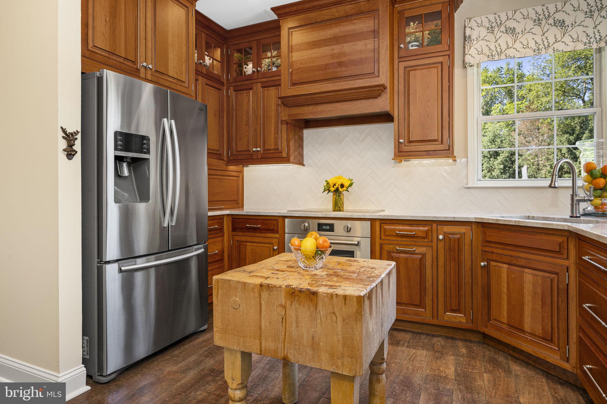 17 Highview Road Downingtown, PA 19335 - Photo 11 of 49 Stainless steel appliances