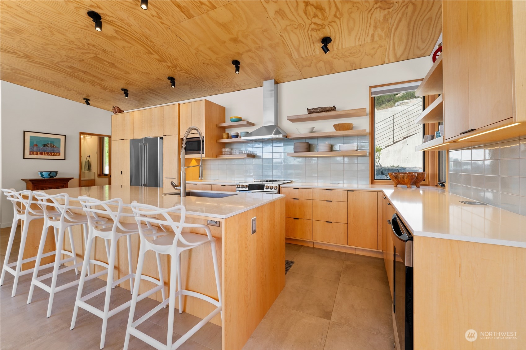 13561 South Lakeshore Road Chelan, WA 98816 - Photo 15 of 40