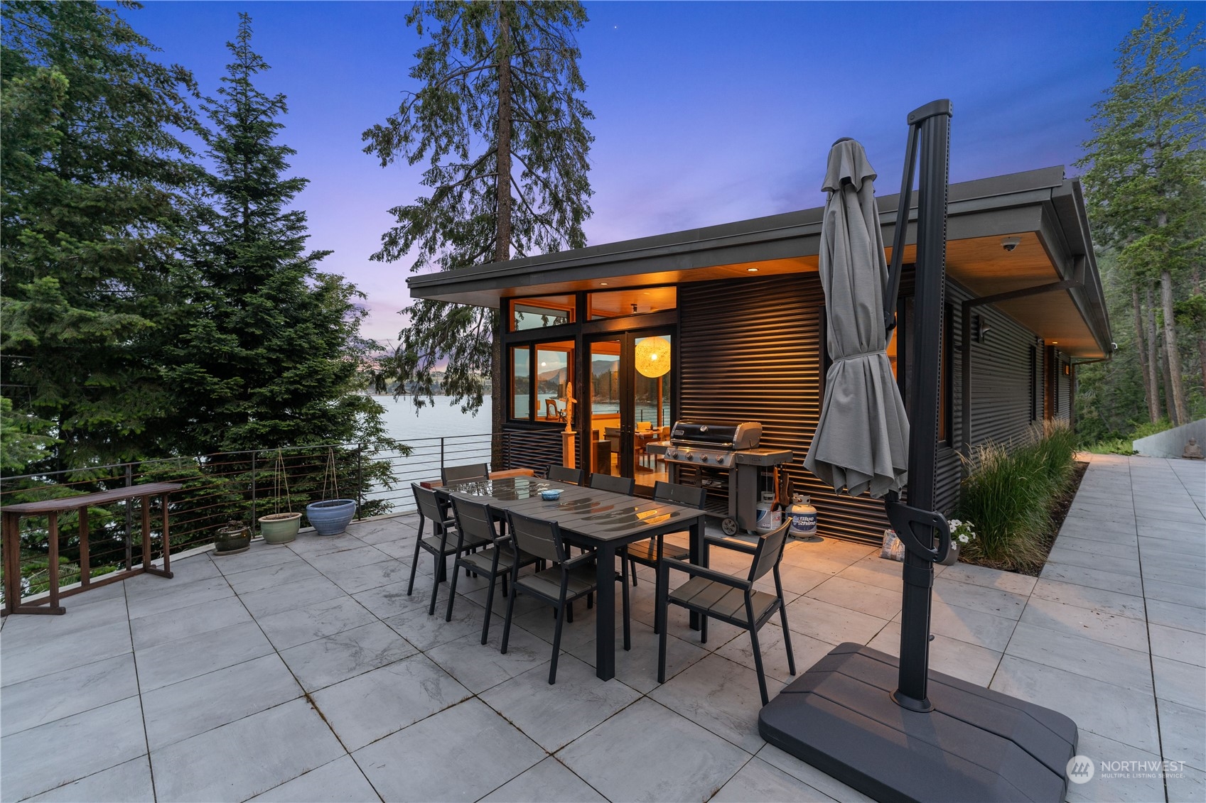 13561 South Lakeshore Road Chelan, WA 98816 - Photo 18 of 40