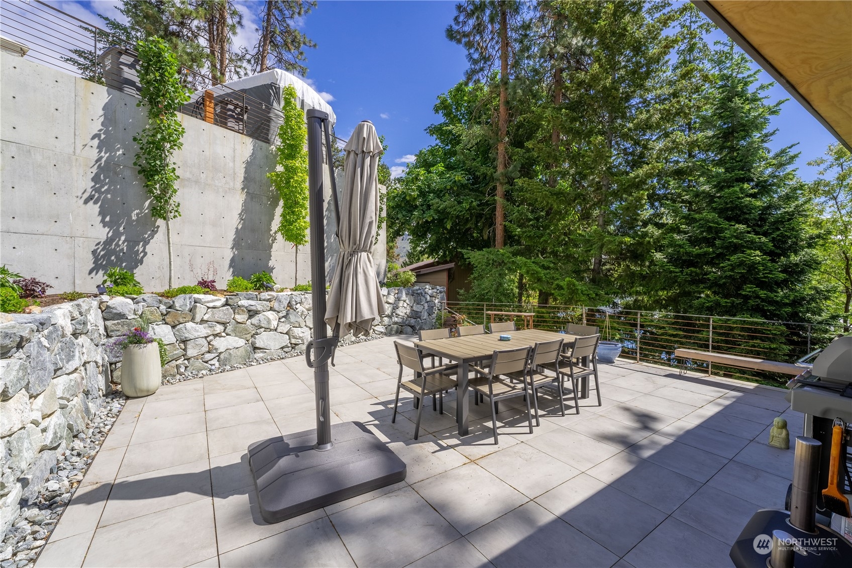 13561 South Lakeshore Road Chelan, WA 98816 - Photo 20 of 40