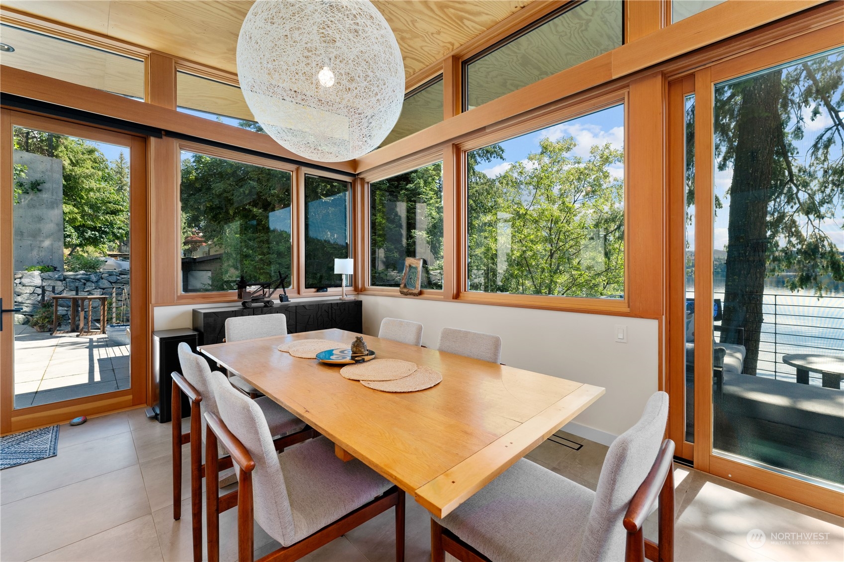 13561 South Lakeshore Road Chelan, WA 98816 - Photo 21 of 40