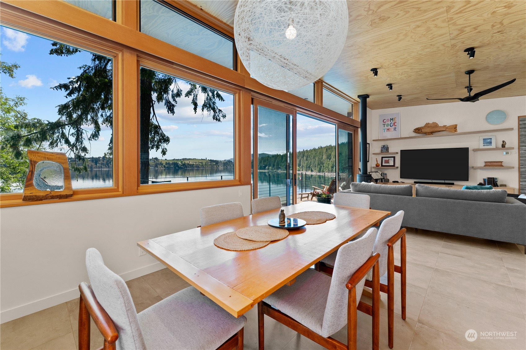 13561 South Lakeshore Road Chelan, WA 98816 - Photo 22 of 40