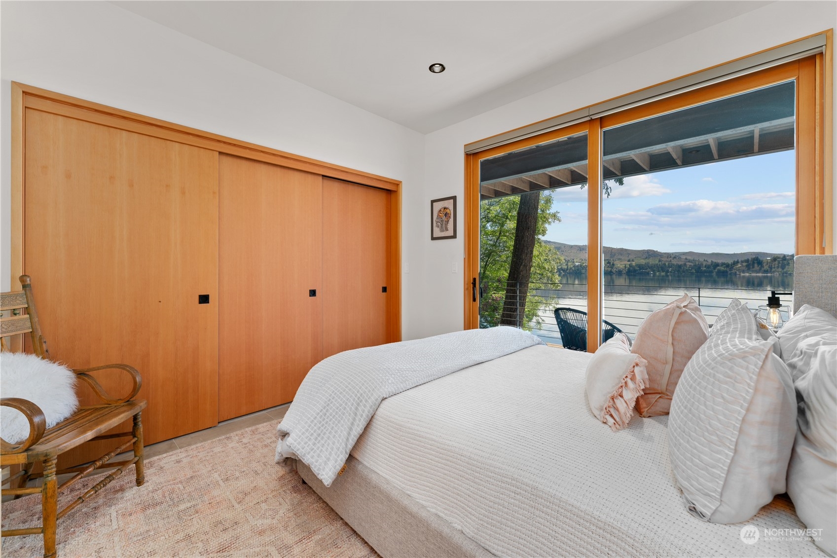 13561 South Lakeshore Road Chelan, WA 98816 - Photo 29 of 40