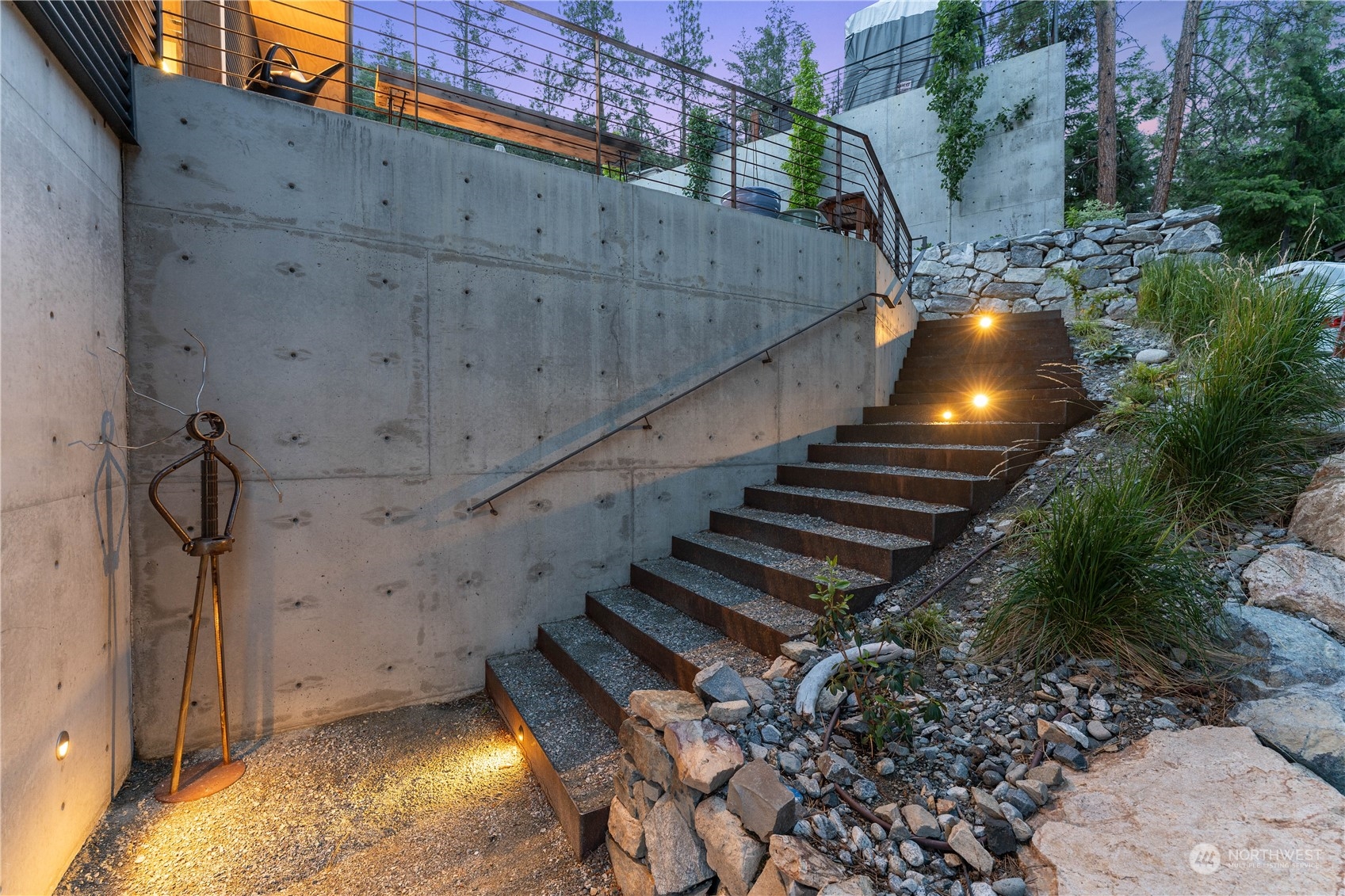 13561 South Lakeshore Road Chelan, WA 98816 - Photo 33 of 40