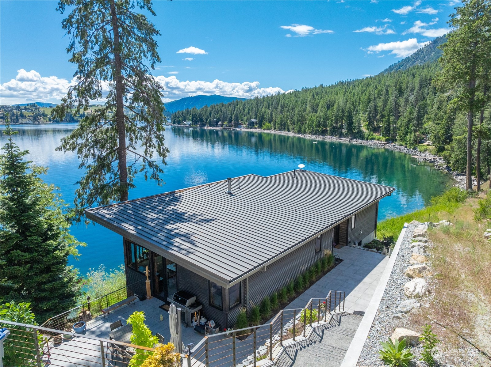 13561 South Lakeshore Road Chelan, WA 98816 - Photo 39 of 40