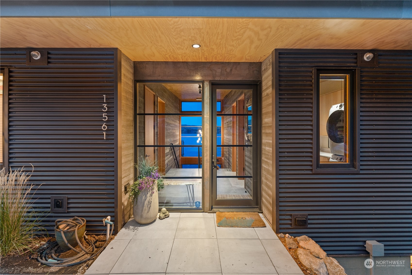 13561 South Lakeshore Road Chelan, WA 98816 - Photo 4 of 40