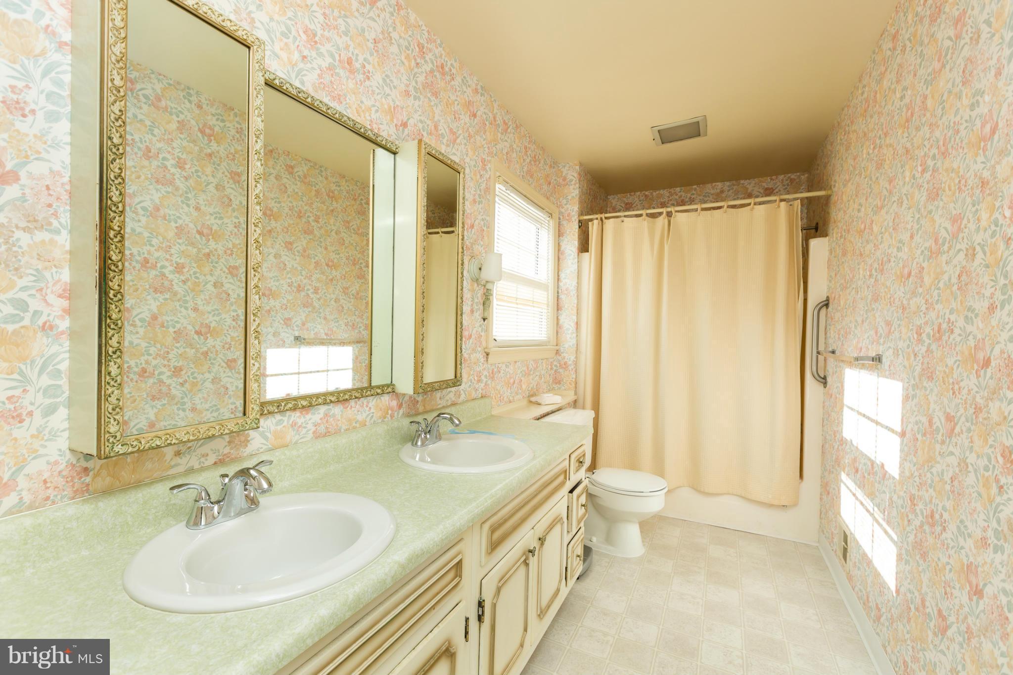 15316 Durant Street Silver Spring, MD 20905 - Photo 22 of 30 Bath