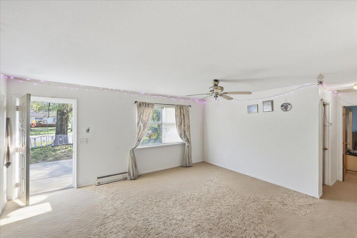 2935 Middle Road Fort Pierce, FL 34981 - Photo 8 of 19 18-DSC5934_autoremove_11818391