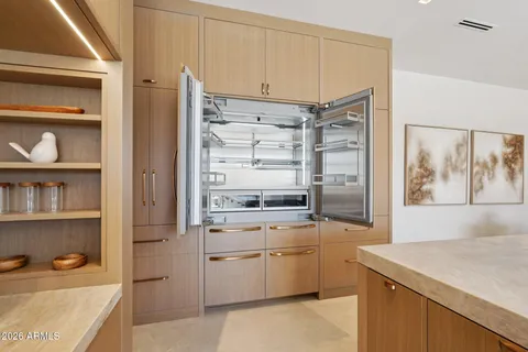 $5,650,000 | 5761 North Echo Canyon Circle, Phoenix, AZ 85251