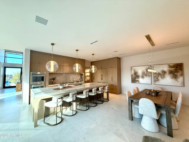 $5,650,000 | 5761 North Echo Canyon Circle, Phoenix, AZ 85251