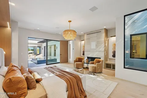 $5,650,000 | 5761 North Echo Canyon Circle, Phoenix, AZ 85251