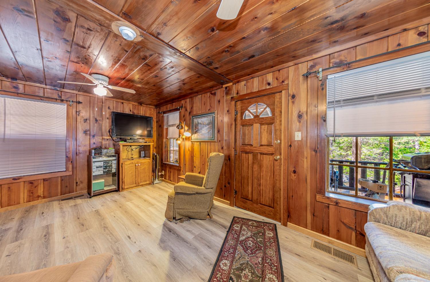 50054 Poplar Road Oakhurst, CA 93644 - Photo 6 of 34 a view of a livingroom with a couch