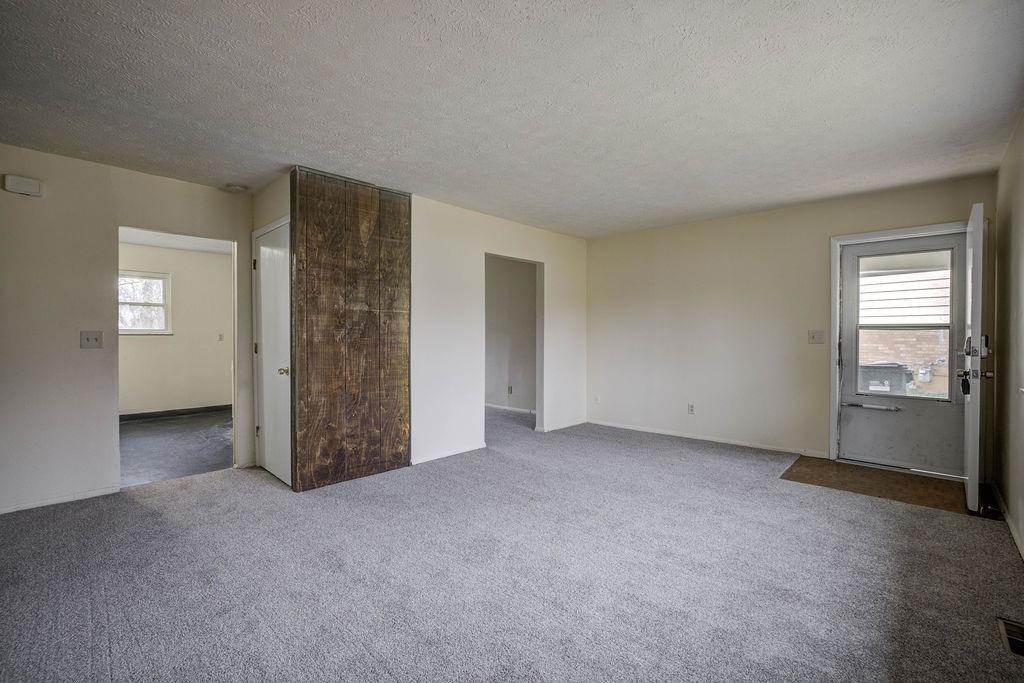 1347 Randomhill Road Cincinnati, OH 45231 - Photo 4 of 39 Gallery Image 4