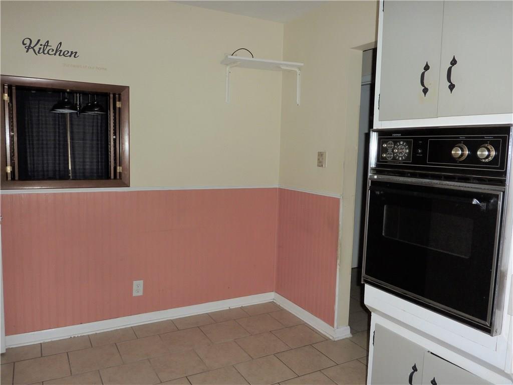 2901 Greenbriar Road Anderson, IN 46011 - Photo 18 of 28
