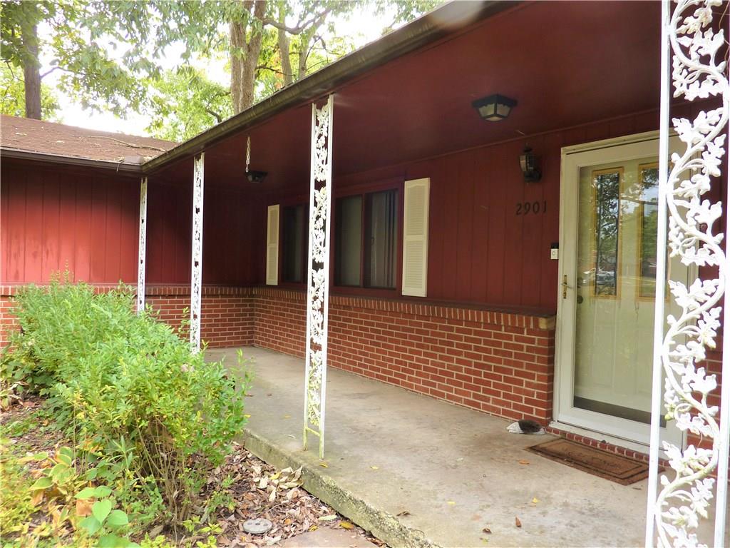 2901 Greenbriar Road Anderson, IN 46011 - Photo 3 of 28