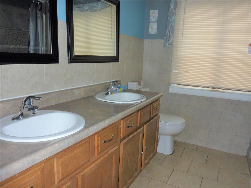 2901 Greenbriar Road Anderson, IN 46011 - Photo 9 of 28