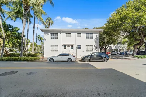 $3,499,000 | 901 Pennsylvania Avenue, Miami Beach, FL 33139