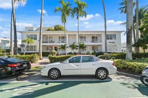 $3,499,000 | 901 Pennsylvania Avenue, Miami Beach, FL 33139